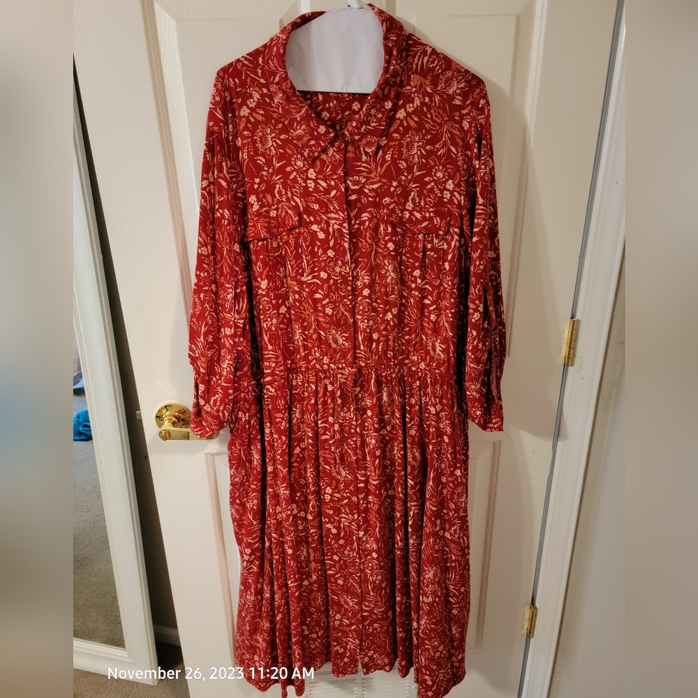 Torrid size 4 maroon three quarter length sleeve dress